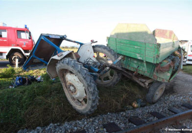 Unfall mit Traktor und Zug (Foto: Kolli)