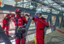10.05.2021: Höhenretter-Schulung bei der schweren Innbachbrücke