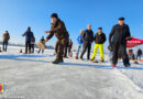 Eisstockturnier 2024 der Feuerwehr Alkoven auf überflutetem Feld