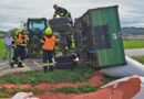 26.09.2024: Bergung eines umgestürzten Traktor-Anhängers in Weidach